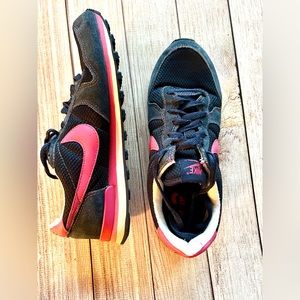 Nike Internationalist Shoes Womens 9 Blue Pink Suede Running 316374-462